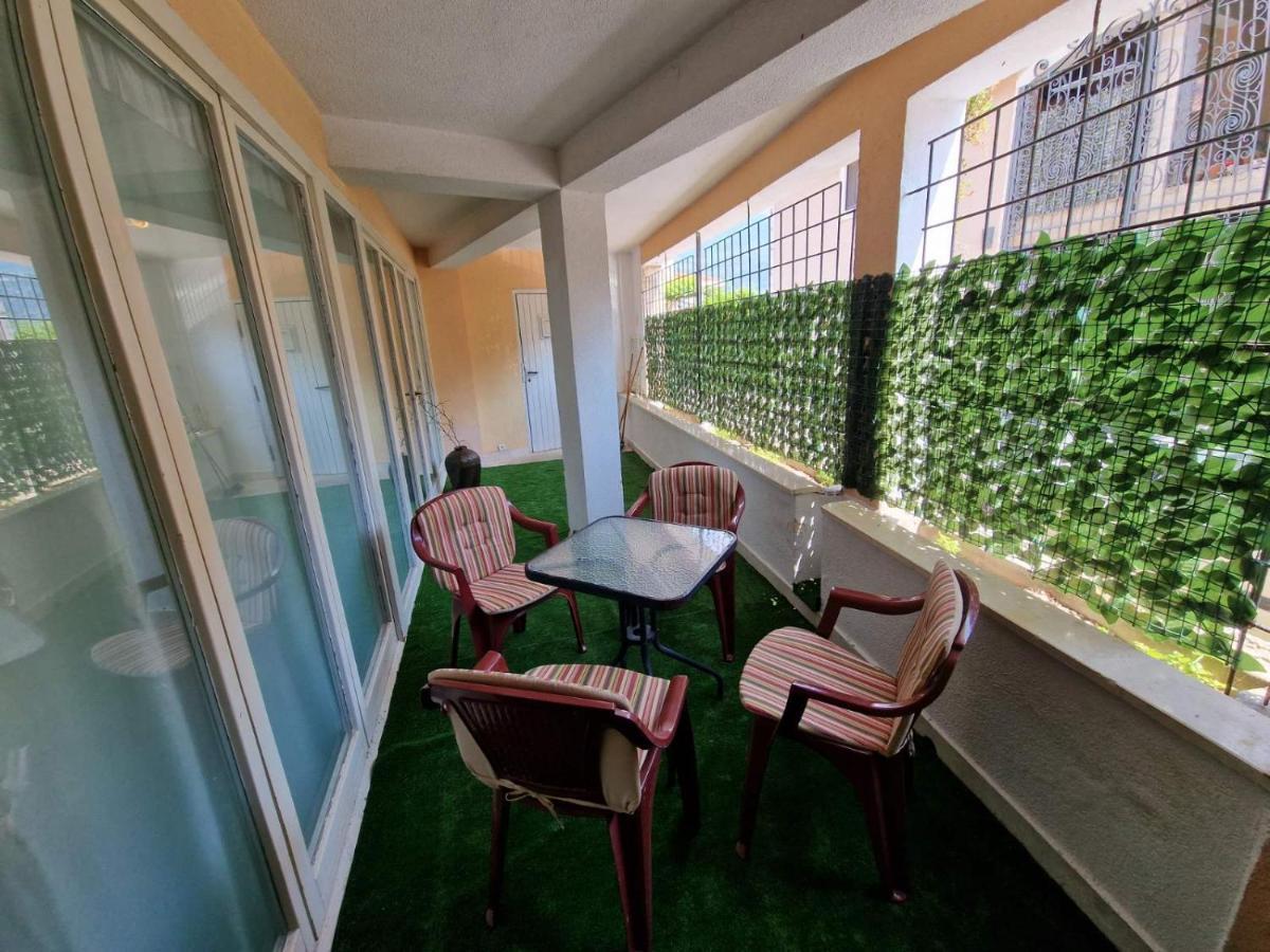 Lampone House *